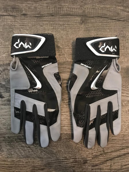 NEW Nike MVP Elite Batting Gloves (Adult Medium)