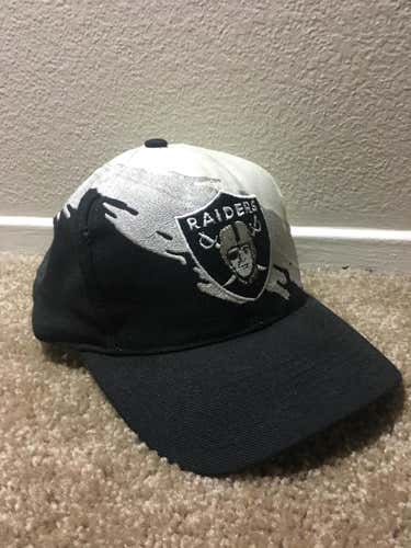 Vintage Oakland Raiders hat - shark tooth rare! NFL