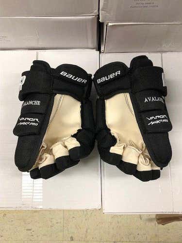 New Bauer Vapor APX2 Pro Gloves Senior