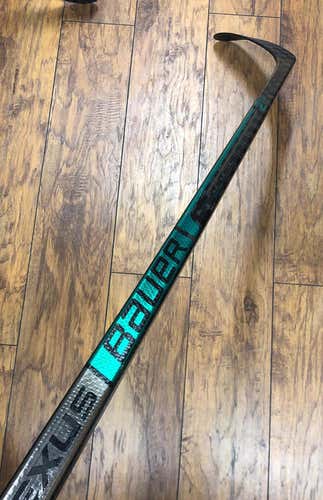 Bauer Nexus 2N Pro Hockey Stick Righty Mid Senior
