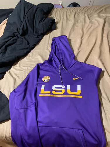 New Nike Sweatshirt Adult