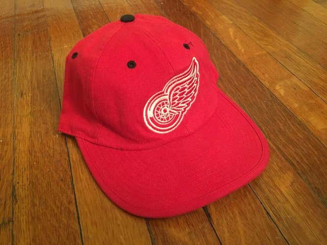90s Pro Player Detroit Red Wings Reversible Cap Black/Red Flip OSFM