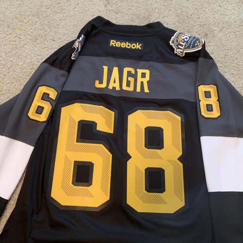 Never worn 2016 Jagr all star jersey Size M