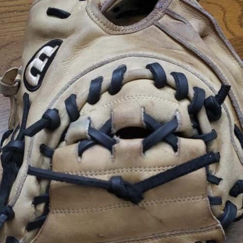 A2000 Catchers Mitt