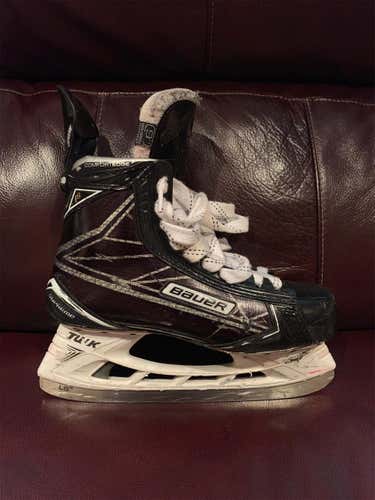 Supreme 1S Hockey Skates Senior Size 9 With LS4 Blades