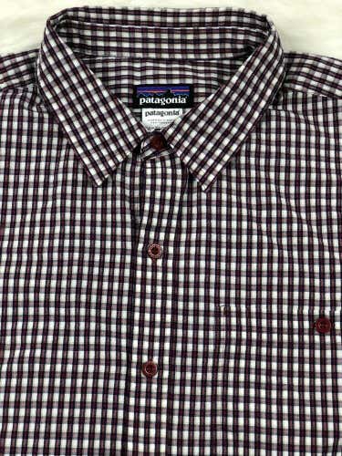 Patagonia Standard Fit Men's Purple Plaid Check Short Sleeve Button Shirt Size L