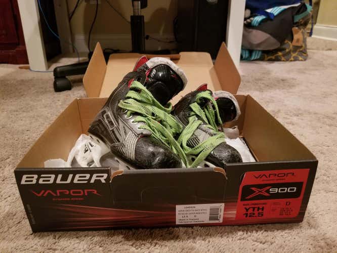 Bauer Vapor X900 Hockey Skates Youth Size 12.5