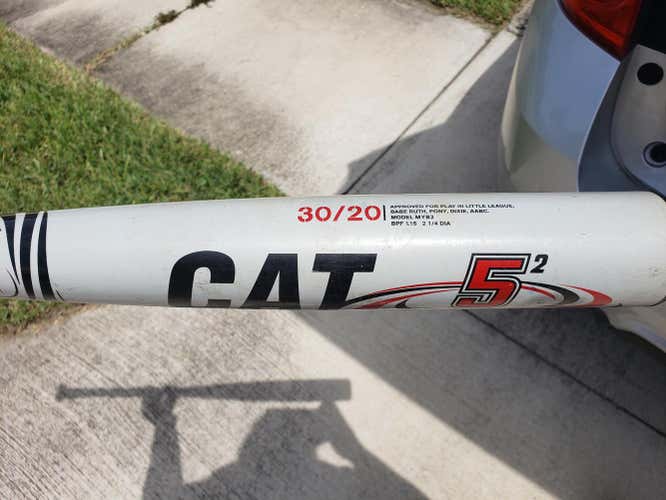 Marucci CAT 5 Bat