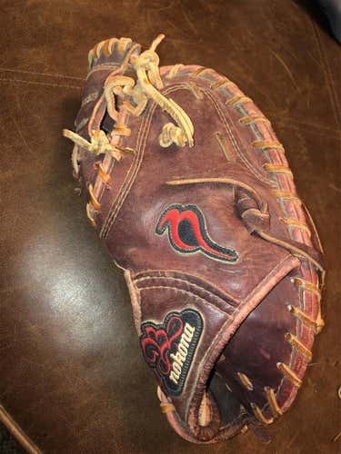 Nokona Bloodline Catcher's Glove