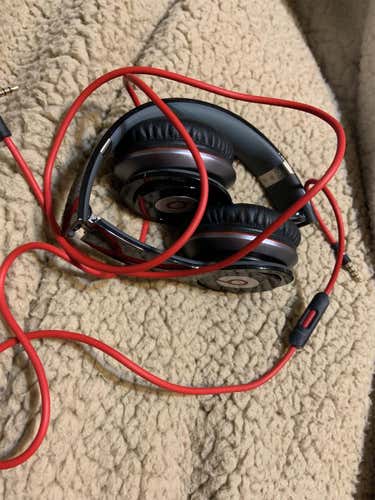 Beats 2015 Headphones *never Worn* Great Shape
