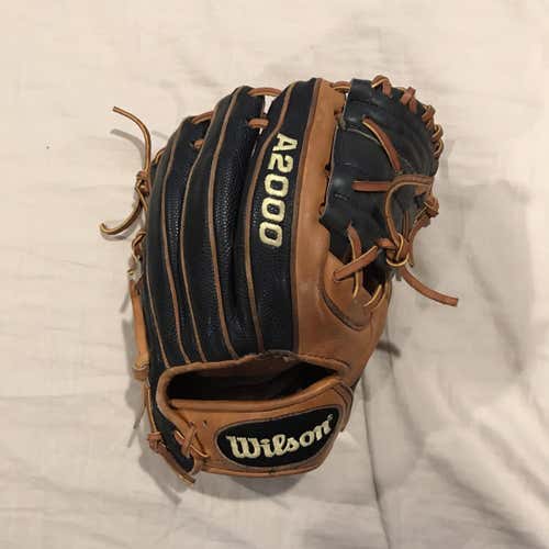 A2000 Baseball Glove