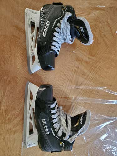 Bauer Supreme S27 Hockey Goalie Skates Junior Size 3