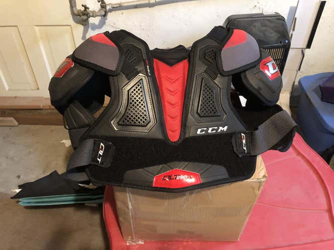 CCM QuickLite 290 Shoulder Pads Senior