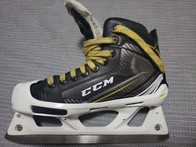 CCM Tacks 9060 Hockey Goalie Skates Junior Size 4