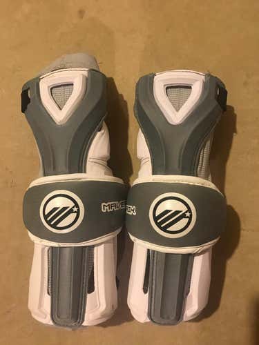 Basically New Maverik Rome RX Arm Guards