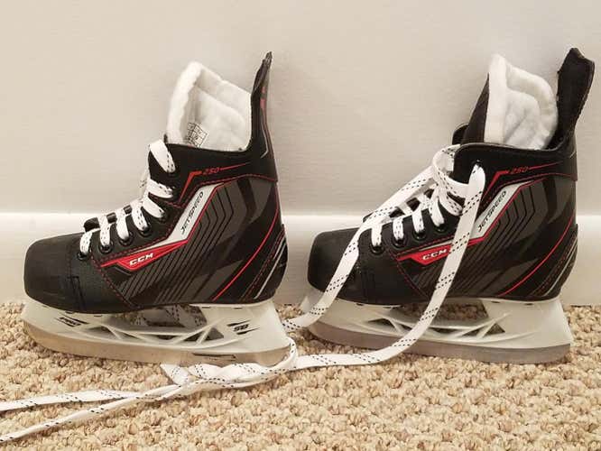 NEW CCM JetSpeed 250 Youth 11