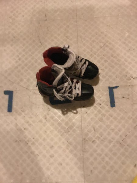 Bauer X900 Hockey Goalie Skates Junior Size 5.5