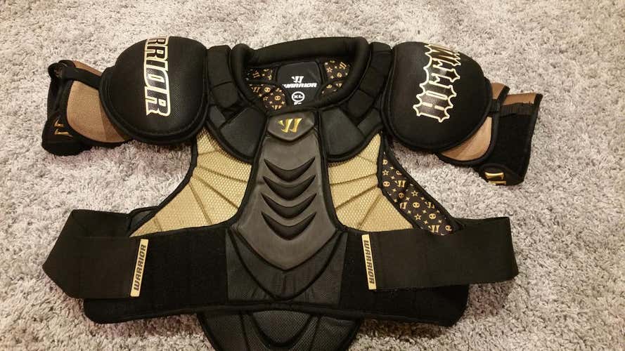 Warrior Hitman Shoulder Pads Senior