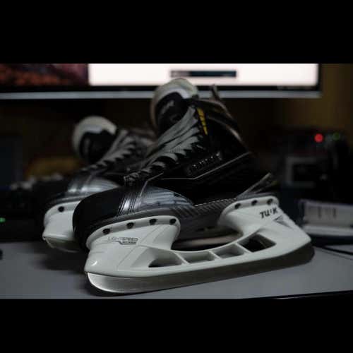 Supreme 190 Hockey Skates Senior Size 7