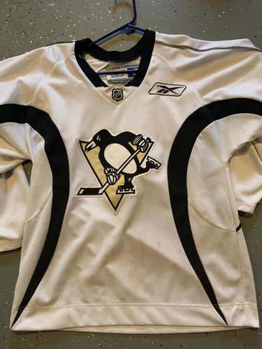 Pittsburgh Penquins Adult Medium Reebok Practice Jersey