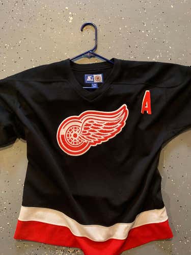 Detroit Red Wings Youth L/XL Starter (Black) 3rd Jersey w/A and #14 pressed on back