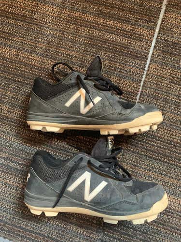 Black New Balance Youth Baseball Cleats Size 4.5