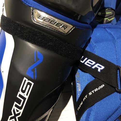 Nexus 2N Shin Pads Senior