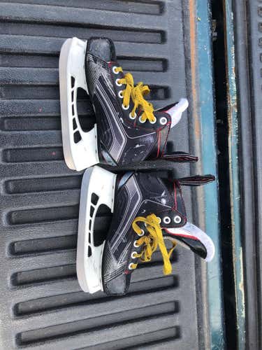 Vapor X500 Hockey Skates Youth Size 1