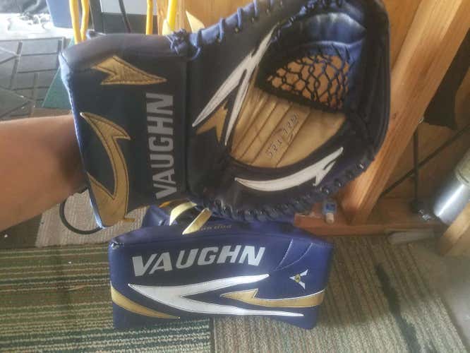 Vaughn Vision T5500 Goalie Glove & V5 Blocker Regular Senior
