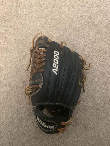 A2000 Baseball Glove