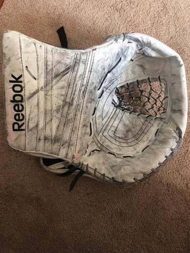18K Goalie Glove Regular Senior