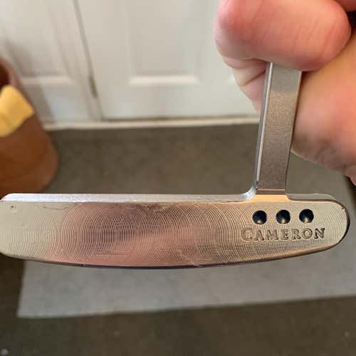 Scotty Cameron Laguna Mid slant