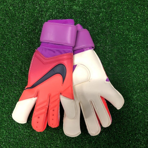 New Nike Goalie Gloves Size 8.5 (M/L)