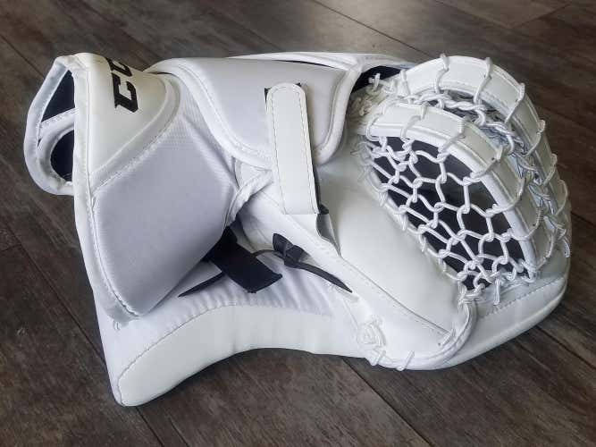 CCM Extreme Flex III E3.9 Goalie Glove Senior