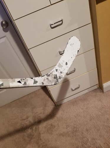 Battlemode Flex 30 White Hockey Stick Lefty Youth P92