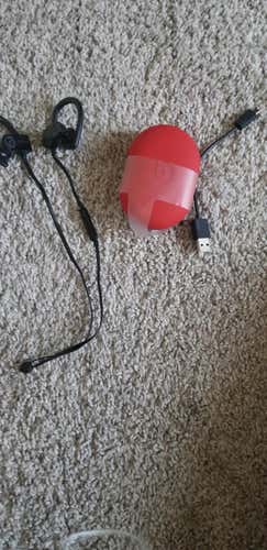 Powerbeats 3 ( READ DESCRIPTION )