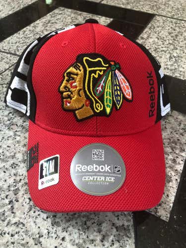 New Reebok Chicago Blackhawks Center Ice Fitted Hat S/M