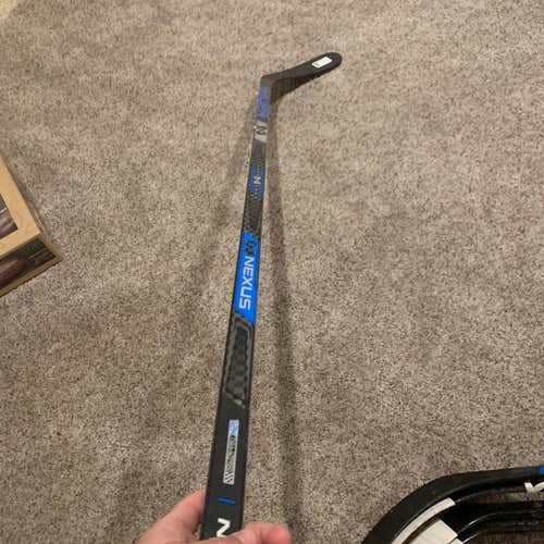 New Bauer Hockey Stick Righty Unknown Senior