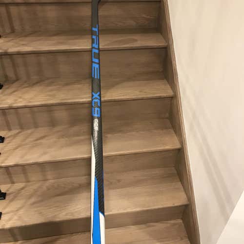 XC9 ACF Hockey Stick Righty Mid Senior