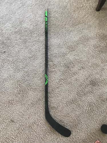 Vapor ADV Hockey Stick Righty Mid Senior