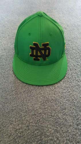 NOTRE DAME Under Armour FITTED ON FIELD  BASEBALL HAT W/EMBROIDERED ND  (7 1/2)