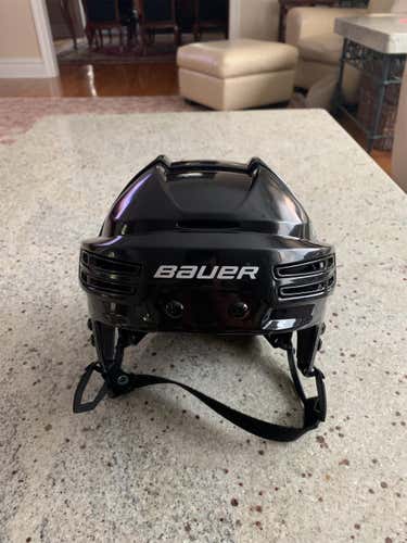 Lightly Used Black Bauer Re-Akt 75 Helmet Size Large
