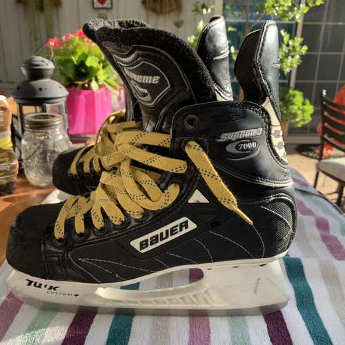 Supreme Hockey Skates Senior  Size 8