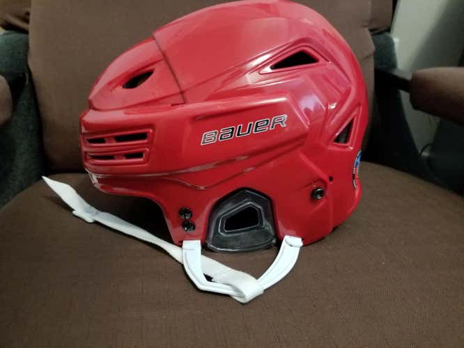 Price drop Bauer Re-Akt 200 Helmet