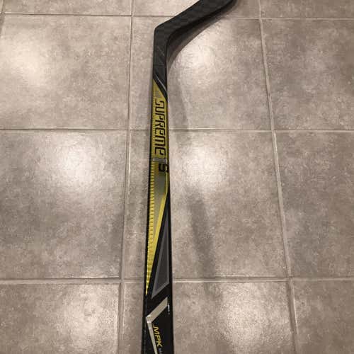 Supreme 1S Hockey Stick Righty Mid Senior