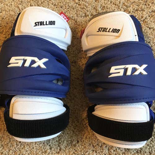 Syracuse Lacrosse ‘Team Issued’ Retro Royal Blue Stallion 500 Arm Pads