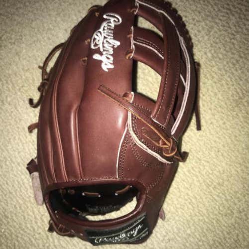 New Heart of the Hide Baseball Glove