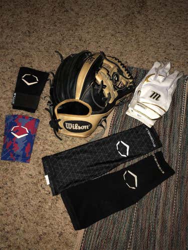 A2K and evos and marucci gloves