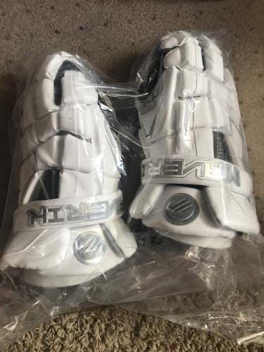 New Maverik M4 Lacrosse Gloves—No Trades