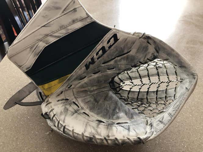 CCM Extreme Flex III Goalie Glove & Blocker Regular Senior Pro Stock